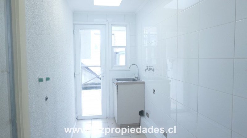 Monse&Atilde;&plusmn;or J. Hourton  N&Acirc;&ordm;2060, C- 88, Cond. Mirador II - Luz Propiedades