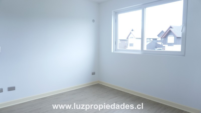 Monse&Atilde;&plusmn;or J. Hourton  N&Acirc;&ordm;2060, C- 88, Cond. Mirador II - Luz Propiedades