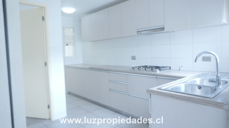 Monse&Atilde;&plusmn;or J. Hourton  N&Acirc;&ordm;2060, C- 88, Cond. Mirador II - Luz Propiedades