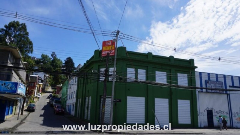 Angelm&Atilde;&sup3; con Pasaje Schwerter  - Luz Propiedades