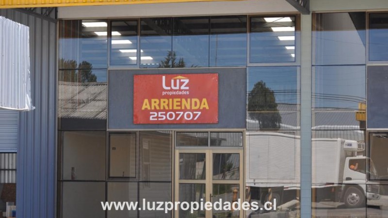Centro Empresarial Husamontt. Camino al Aeropuerto. - Luz Propiedades